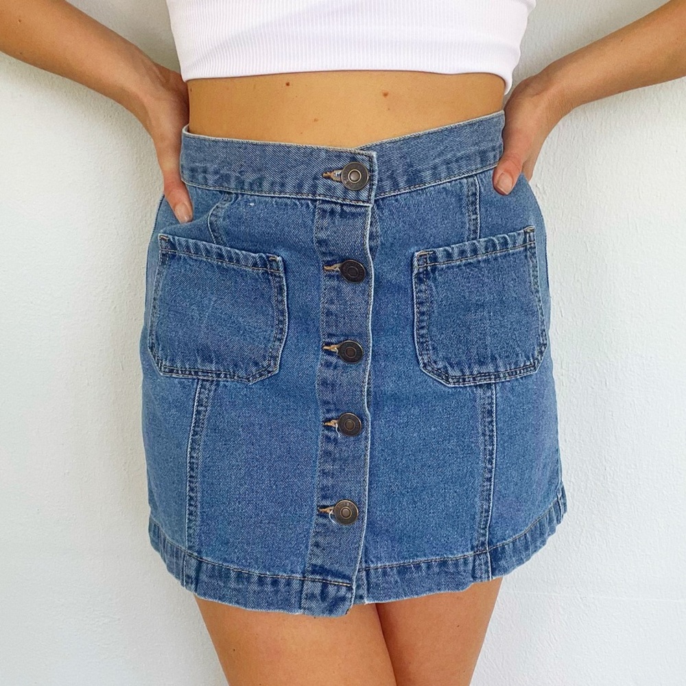 Forever 21 blue medium wash button front mini jean skirt size 26